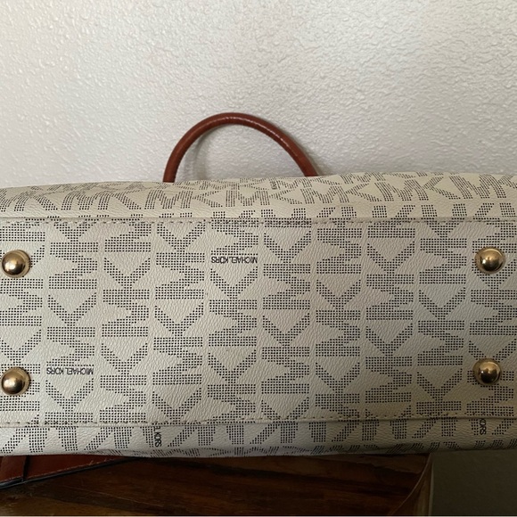 Michael Kors SIGNATURE HAMILTON SAFFIANO SATCHEL SIZE- L - Picture 15 of 15